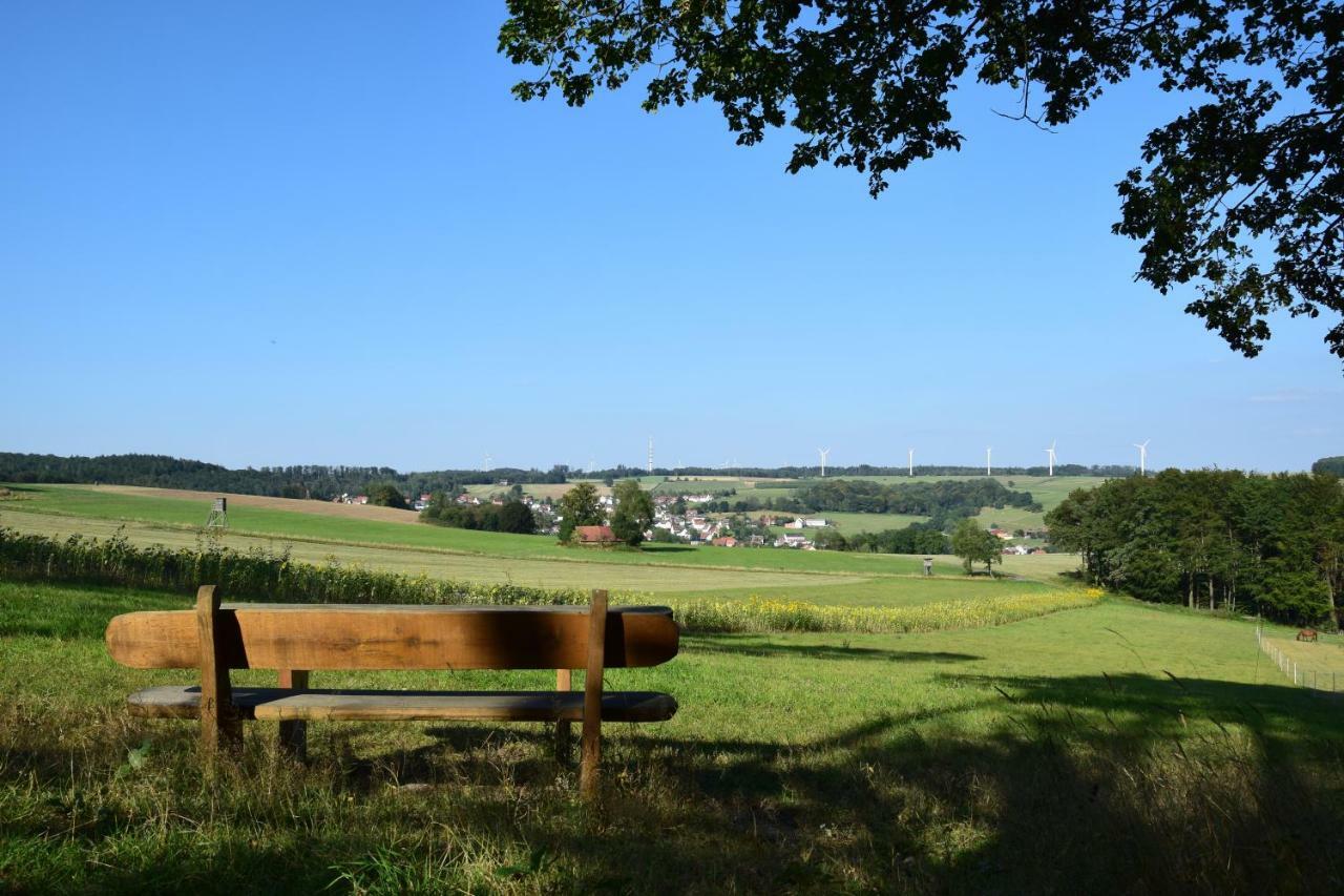 Moderne Und Sehr Gemuetliche Ferienwohnung Wattenbach Exterior foto