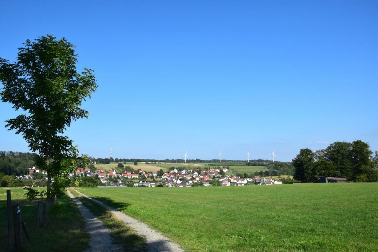 Moderne Und Sehr Gemuetliche Ferienwohnung Wattenbach Exterior foto